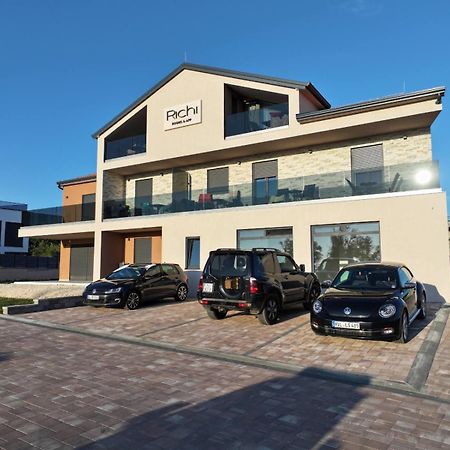 Richi Rooms & App Funtana Zewnętrze zdjęcie